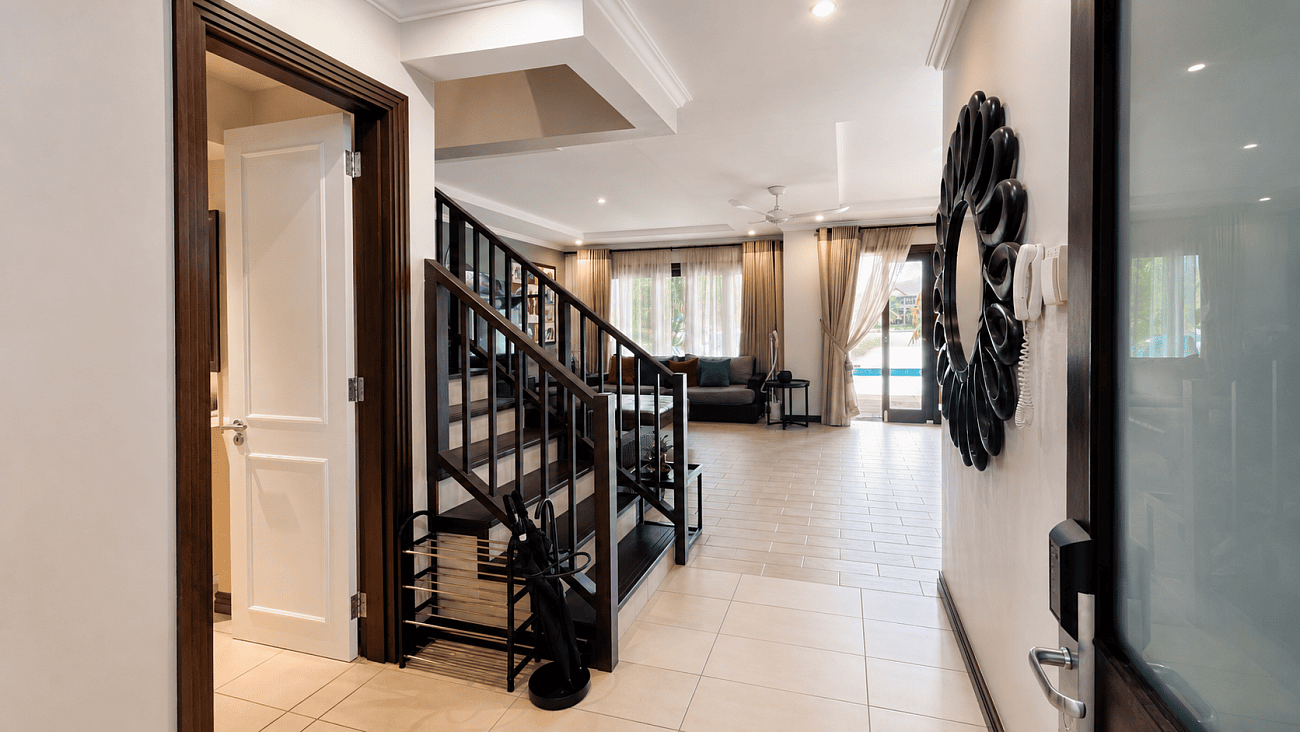 4-Bedroom Maison with a Private Pool and Mooring on Eden Island