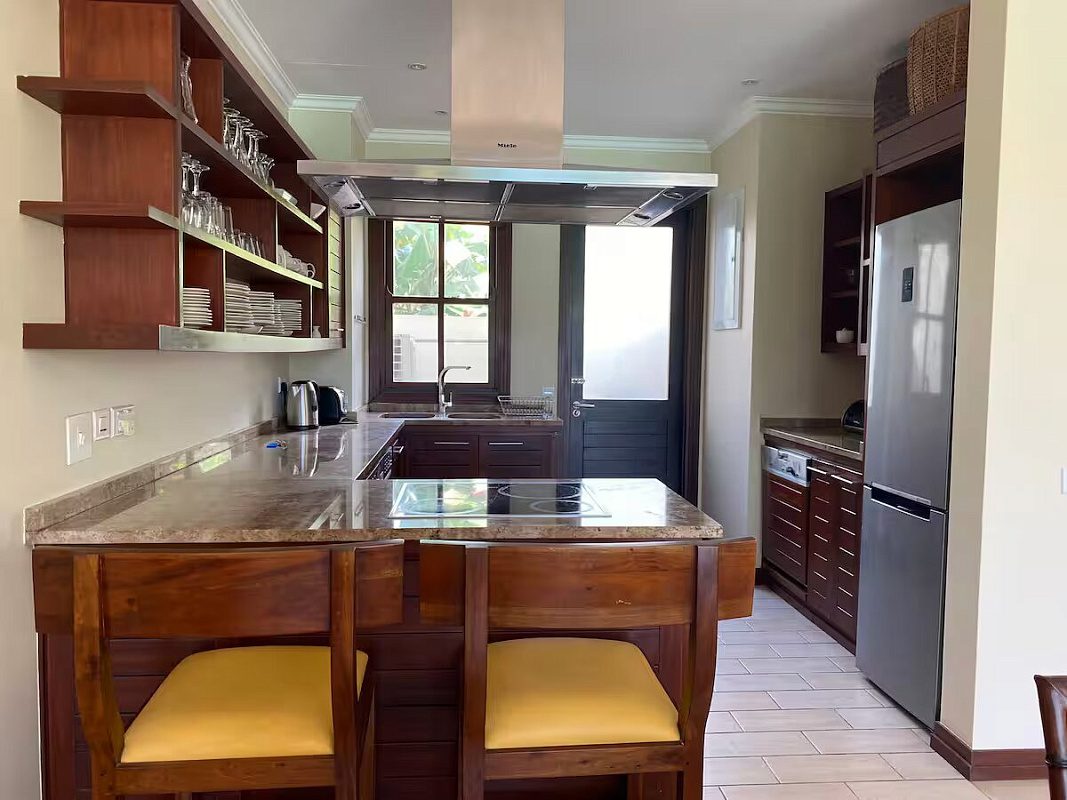 4 Bedroom Maison with Private Pool