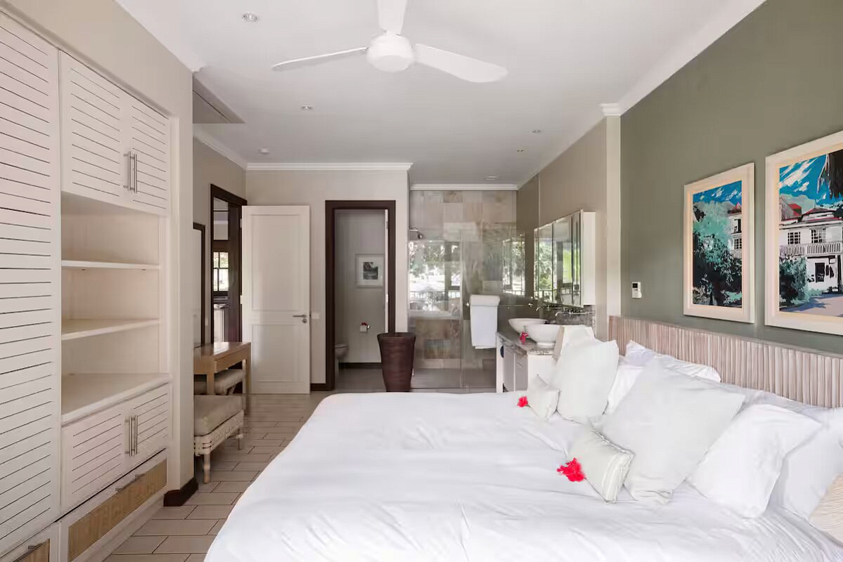Elegant Waterfront Apartment on Eden Island  Share  Save