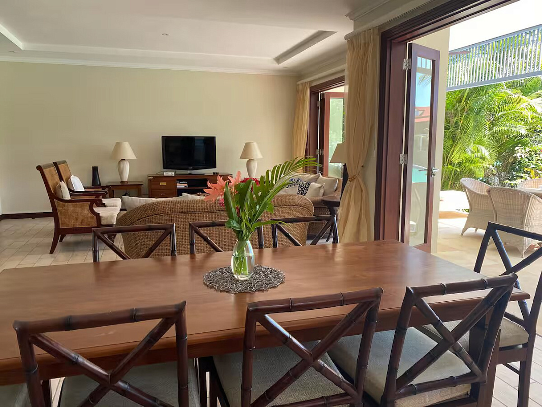 4 Bedroom Maison with Private Pool