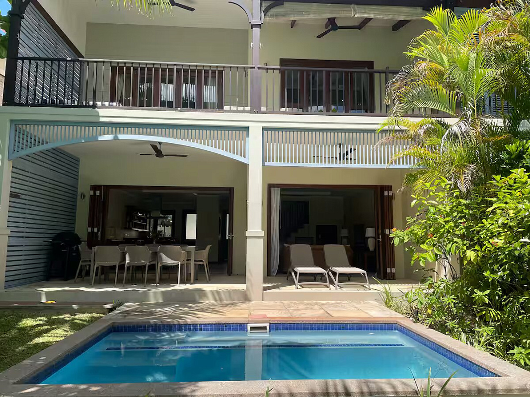 4 Bedroom Maison with Private Pool